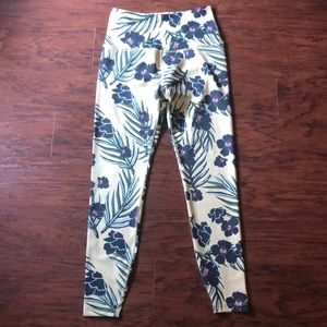 Beyond yoga medium yellow floral green pants exercise